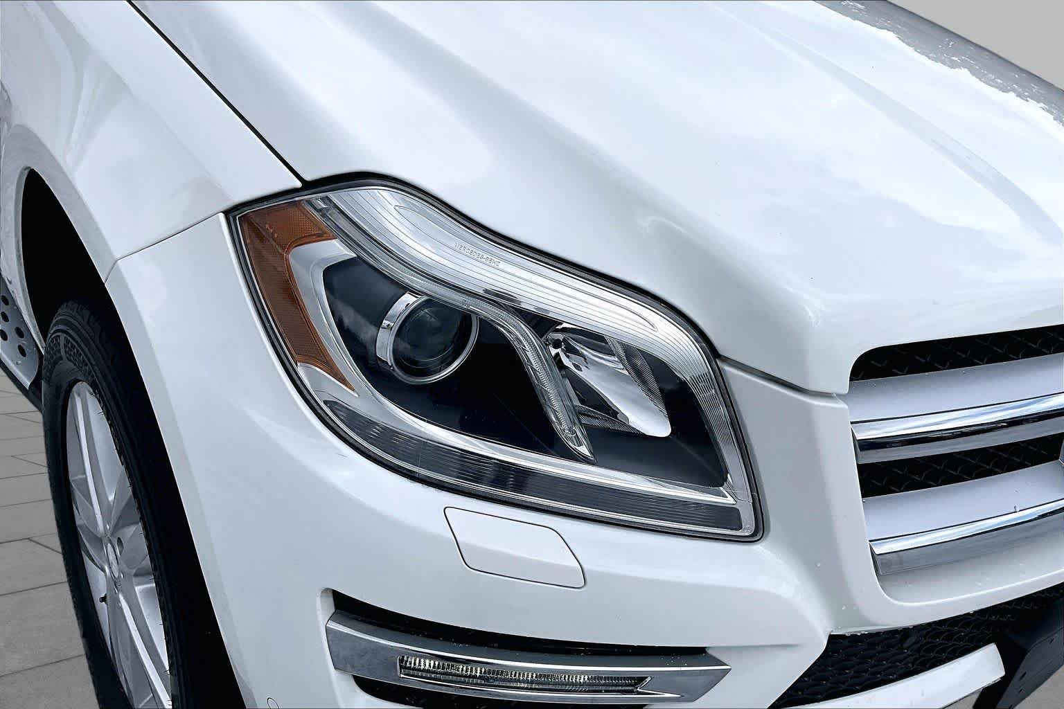 Used 2015 Polar White Mercedes-Benz GL 450 image 28