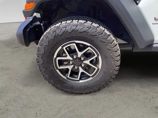 Certified Used 2025 Bright White Clearcoat Jeep Rubicon image 14