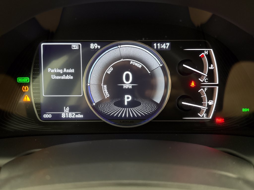 Used 2022 White Lexus 300h image 18