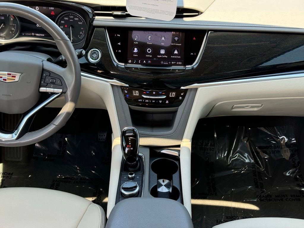 Certified Used 2024 Crystal White Tricoat Cadillac Premium Luxury image 29