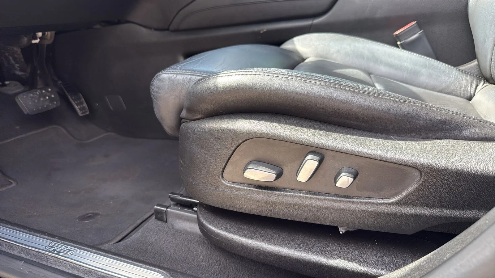 Used 2017 Black Cadillac Luxury image 9
