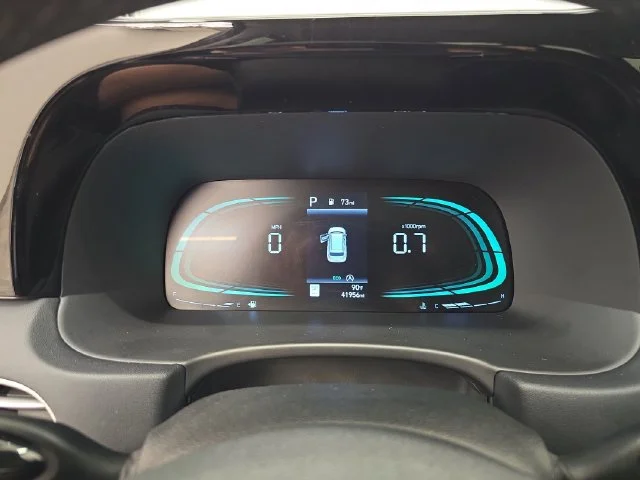 Used 2025 Hyper White Hyundai SEL image 29