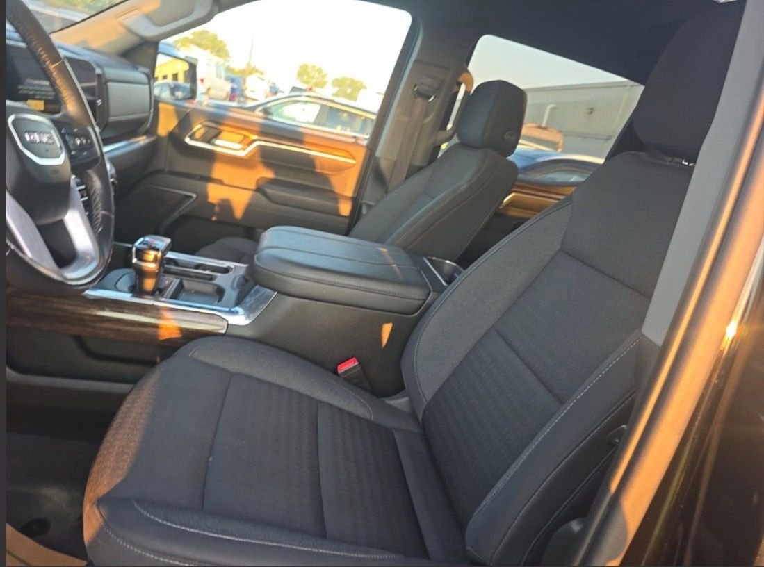 Used 2023 Black GMC Elevation image 4