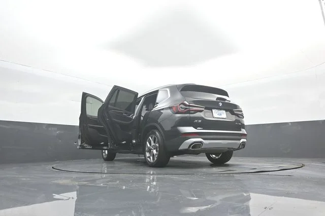 Used 2022 Dark Graphite BMW xDrive30i image 47