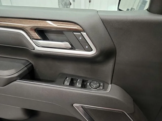 Used 2025 Red Chevrolet LT image 31