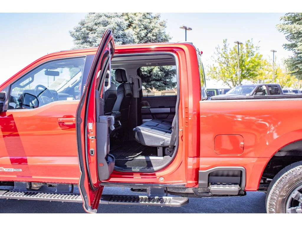Used 2023 Rapid Red Metallic Tinted Clearcoat Ford LARIAT image 18