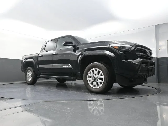Used 2025 Black Toyota SR5 image 31