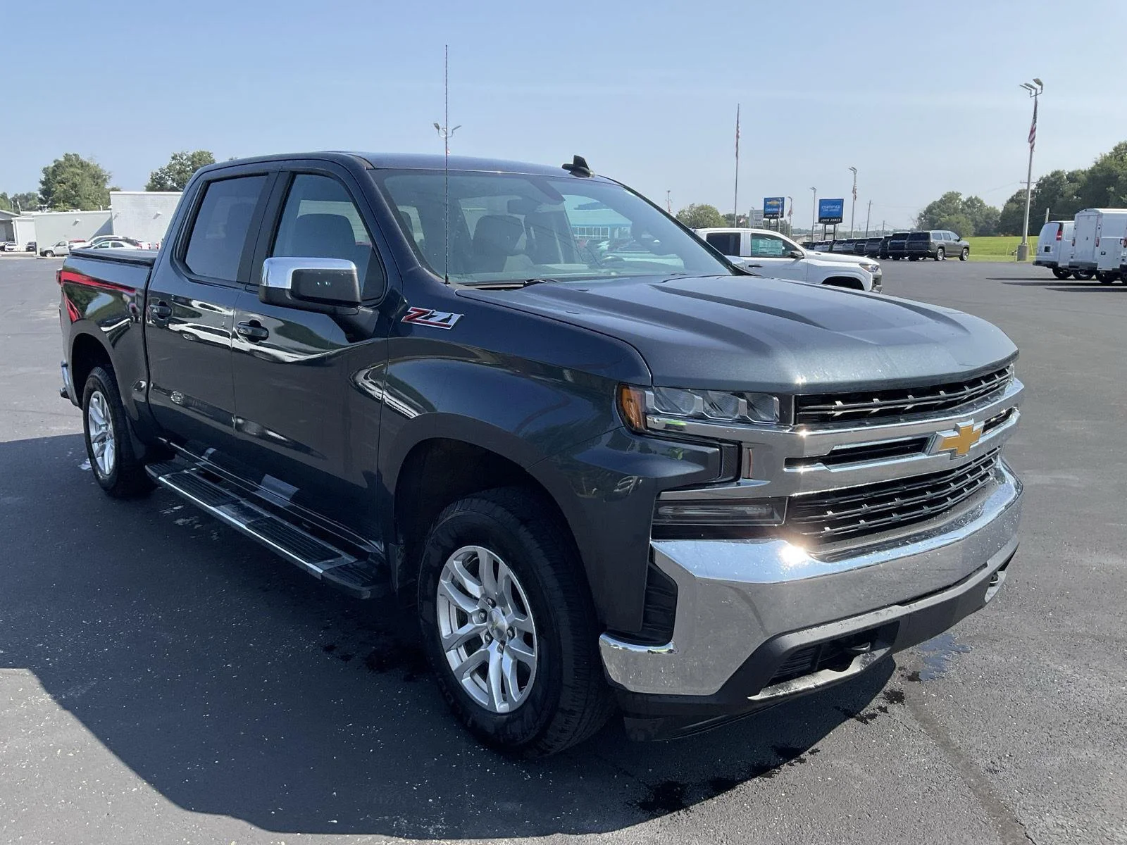 Used 2020 Shadow Gray Metallic Chevrolet LT image 3