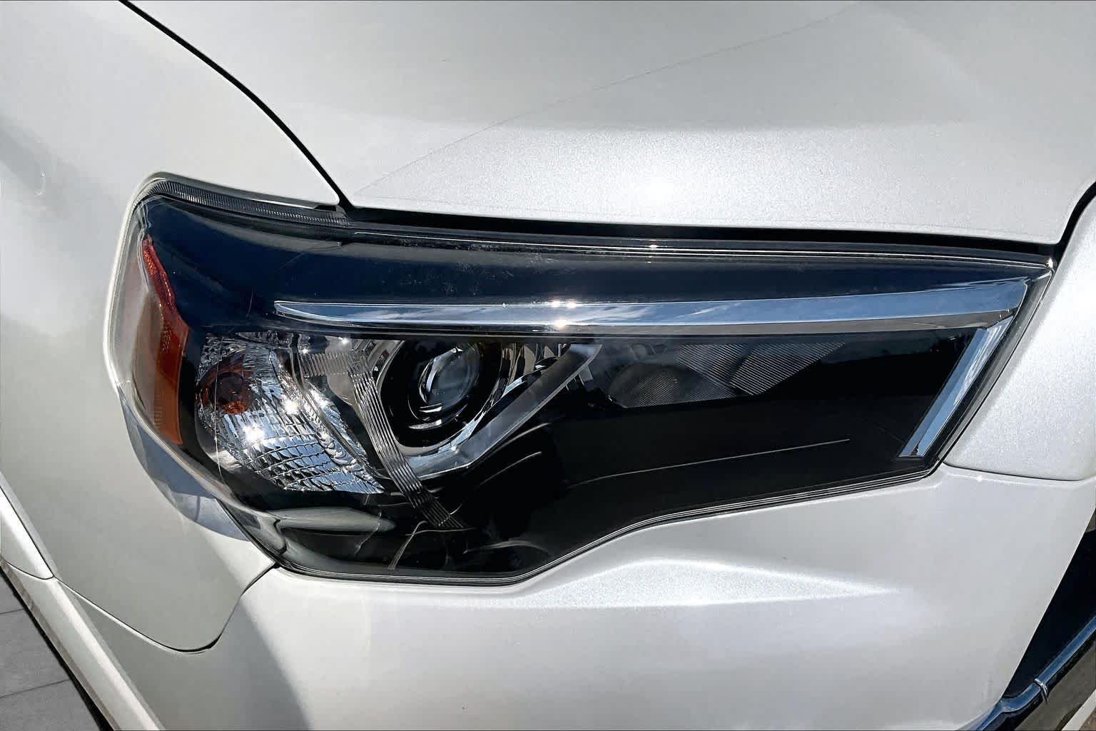 Used 2022 Blizzard Pearl Toyota Limited image 28