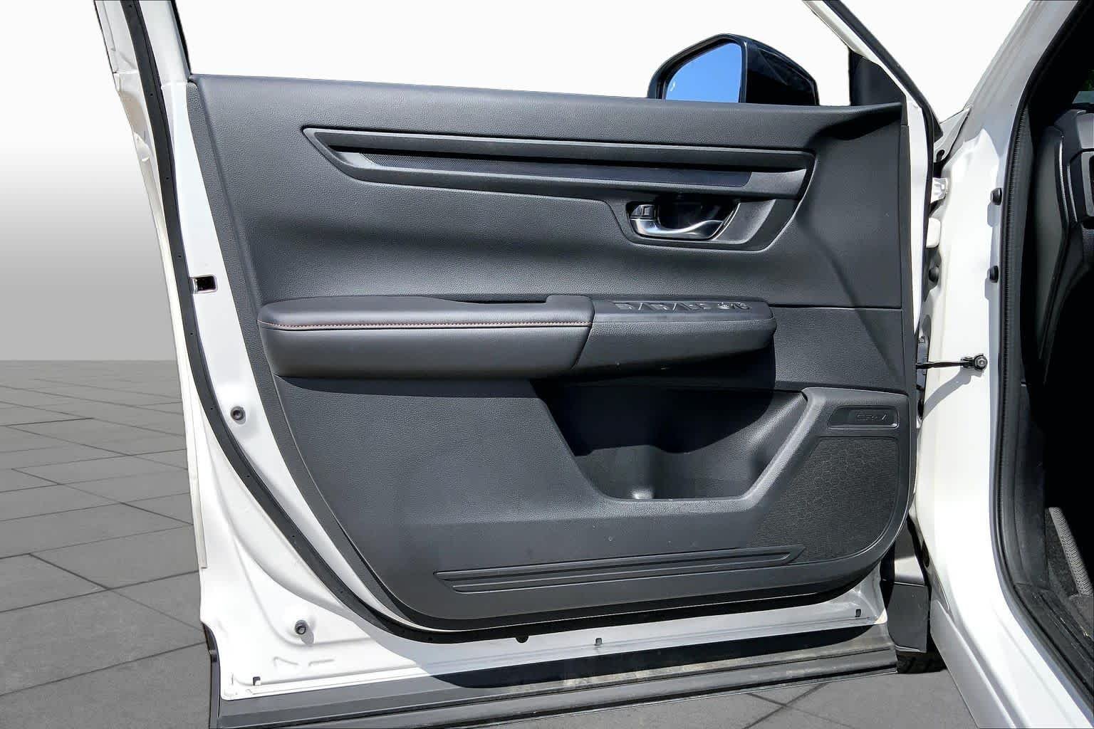 Used 2025 Platinum White Pearl Honda Sport image 22