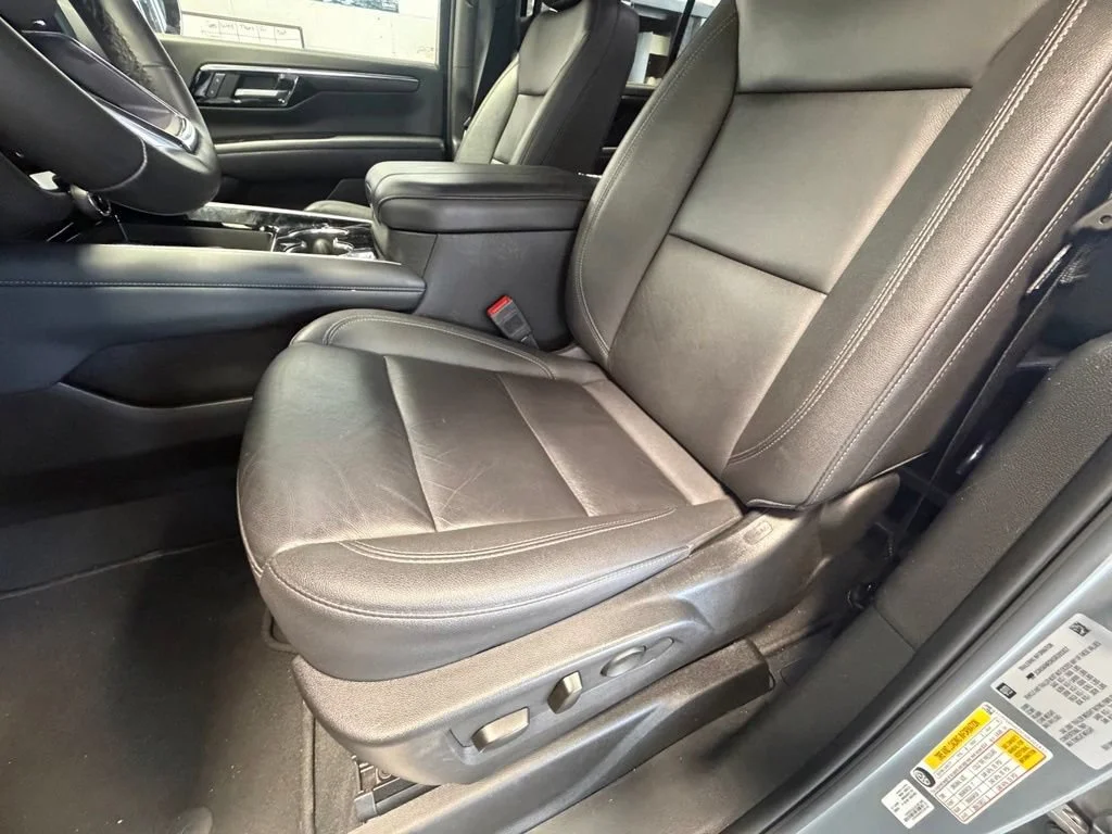 Used 2025 Sterling Gray Metallic Chevrolet LT image 17