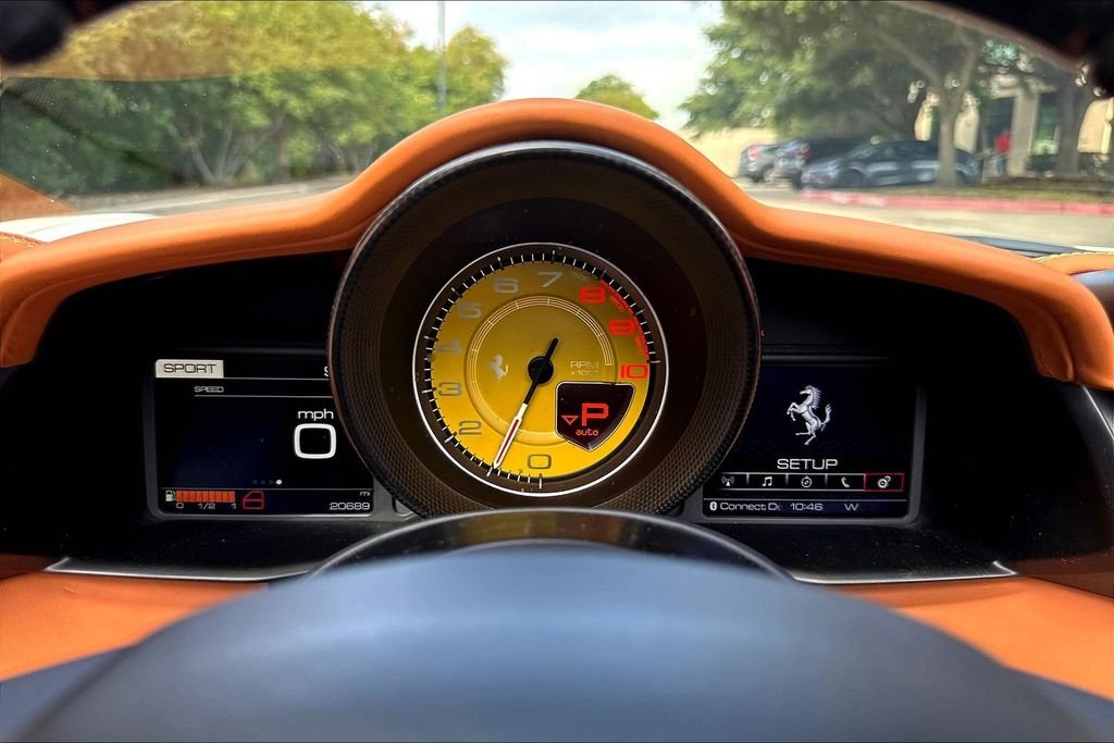 Used 2018  Ferrari  image 13