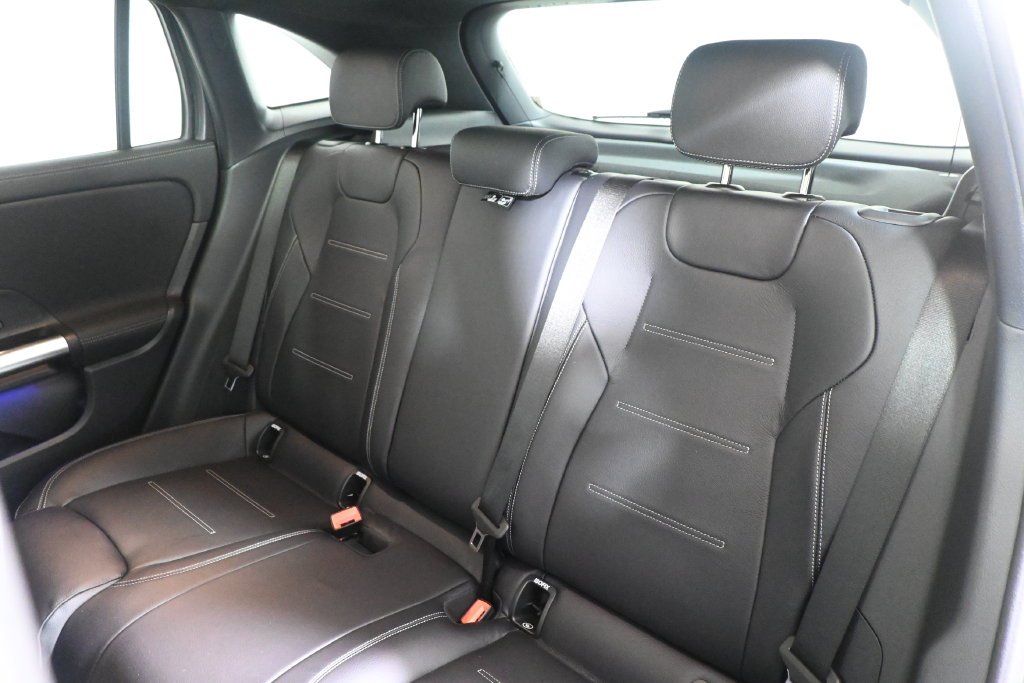 Used 2026 Mountain Grey Metallic Mercedes-Benz GLA 250 image 4
