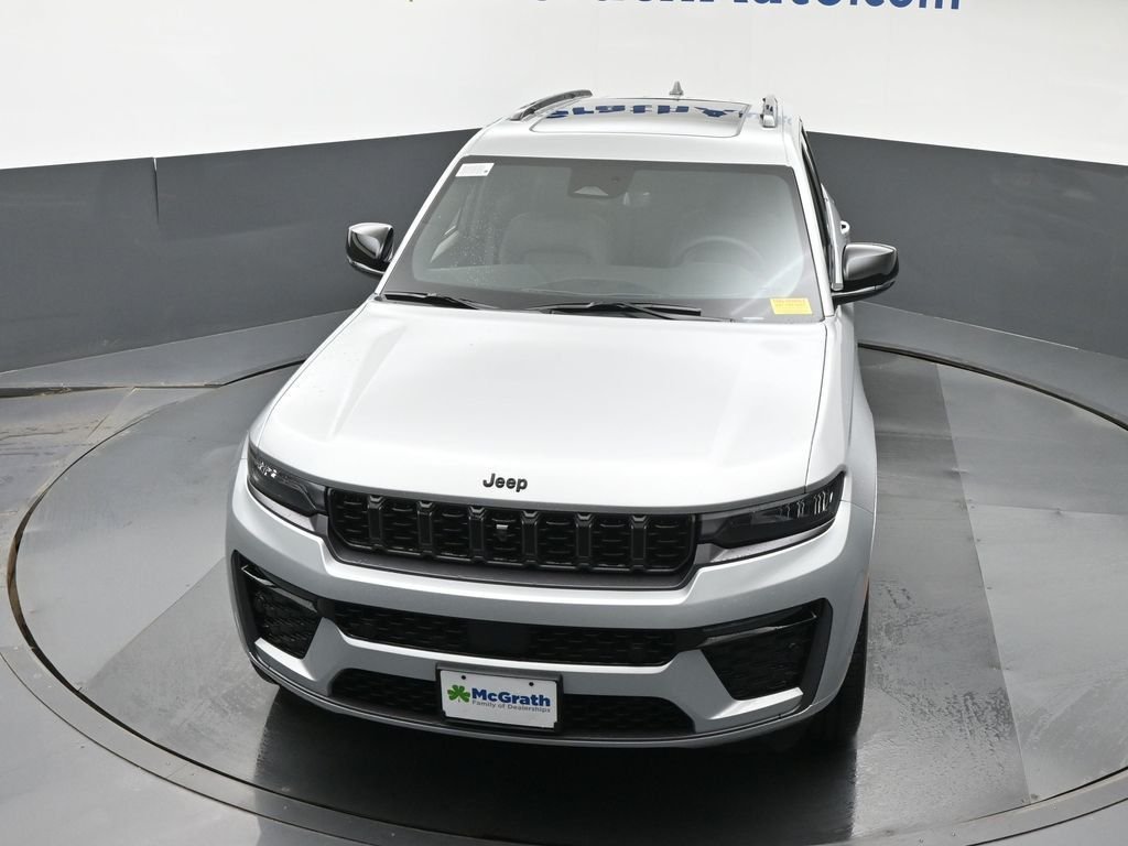 New 2026 Silver Zynith Exterior Paint Jeep Limited Reserve image 28