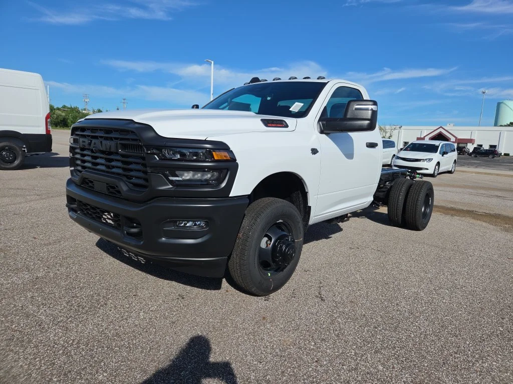 New 2027 Bright White Clearcoat RAM Tradesman image 3