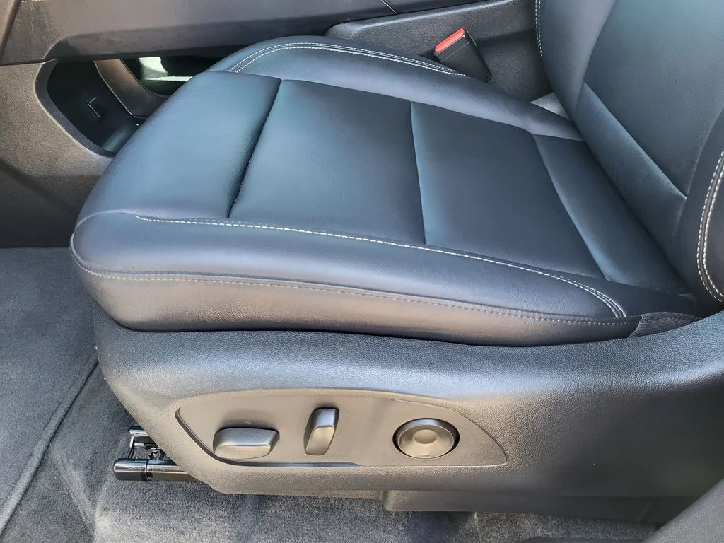 Used 2024 Sterling Metallic GMC Elevation image 19