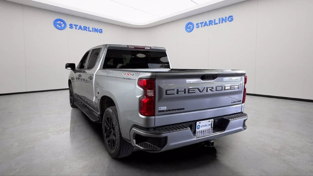 Used 2023 STERLING GRAY METALLIC Chevrolet Custom image 6