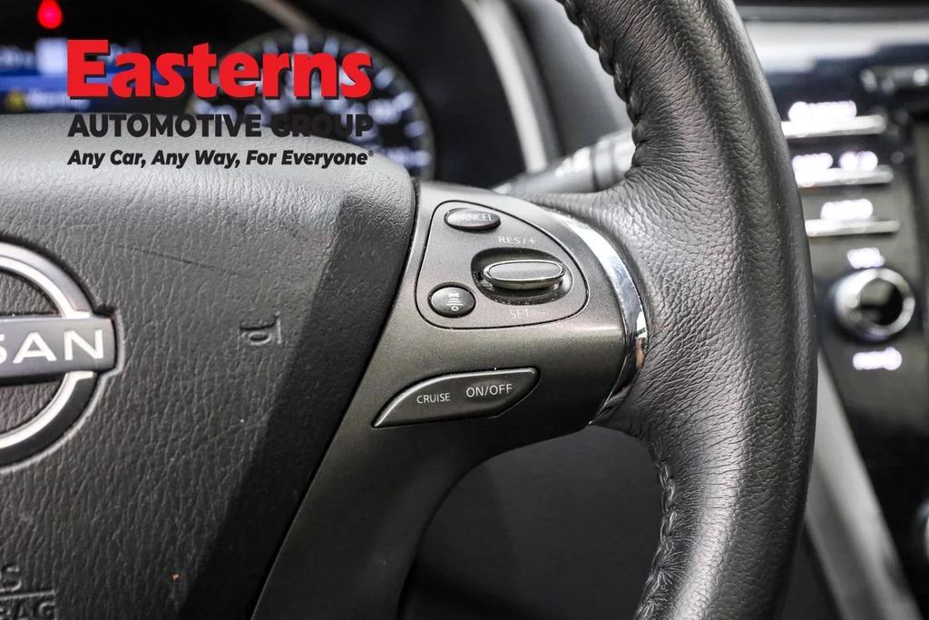 Used 2023 White Nissan SL image 16