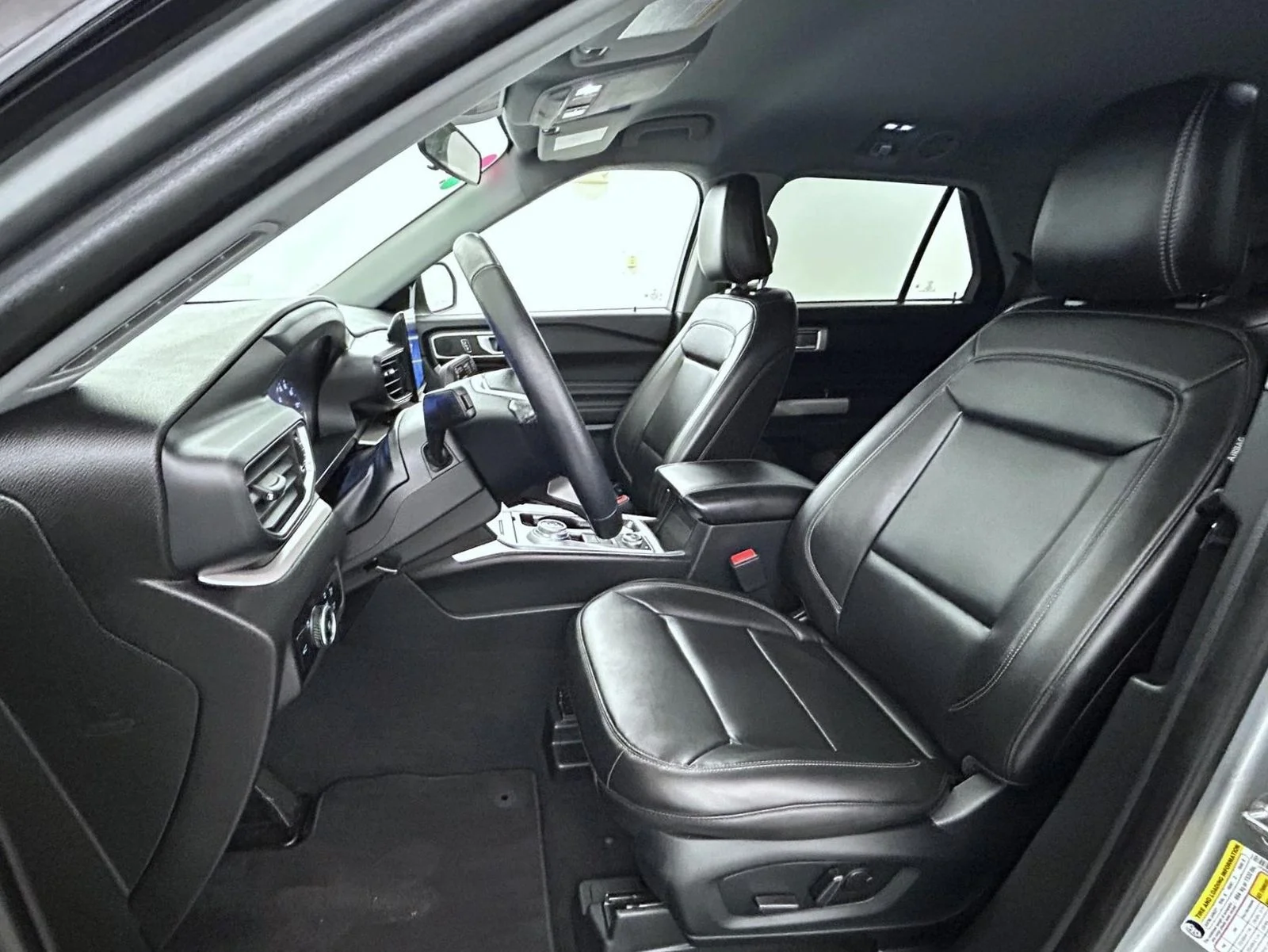 Used 2023 Silver Ford XLT image 10