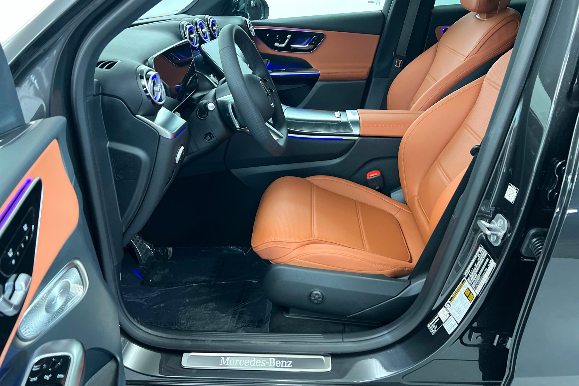 New 2027 Graphite Grey Metallic Mercedes-Benz GLC 300 image 18