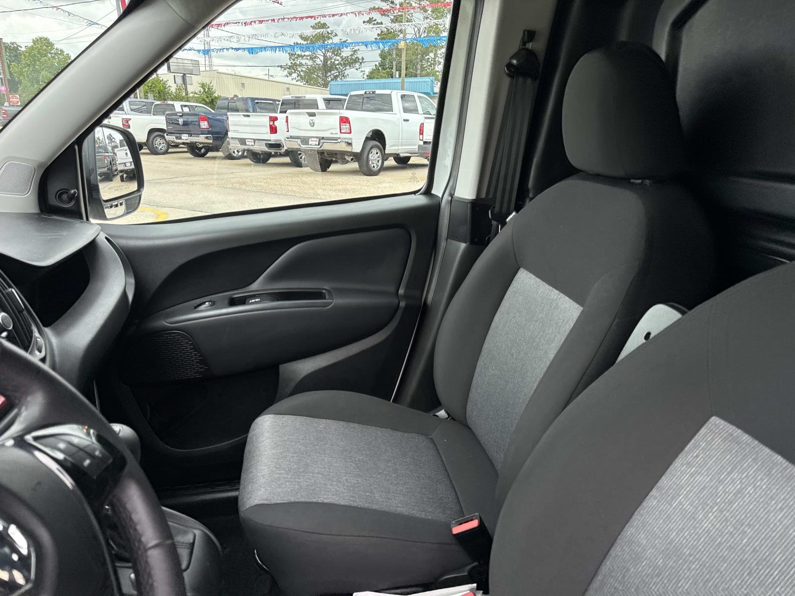 Used 2022 Bright White Ram Tradesman image 15