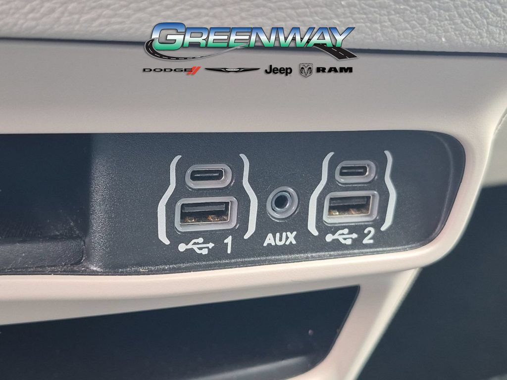 Used 2023 Brilliant Black Crystal Pearlcoat Chrysler Touring L image 28