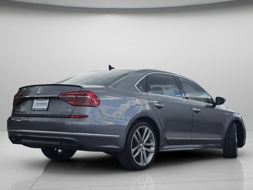 Used 2017 Platinum Gray Metallic Volkswagen R-Line w/Comfort Pkg image 24