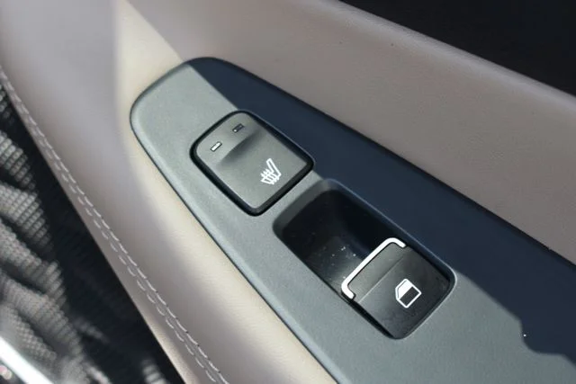 Used 2021 Black Hyundai Limited image 19