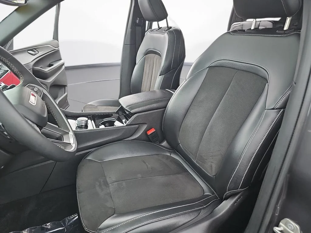 Used 2023 Gray Jeep Altitude image 17
