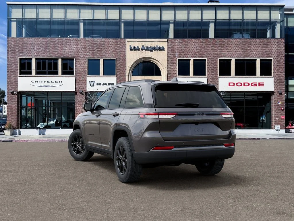 New 2026 Baltic Gray Metallic Clear-Coat Exterior Paint Jeep Altitude image 3