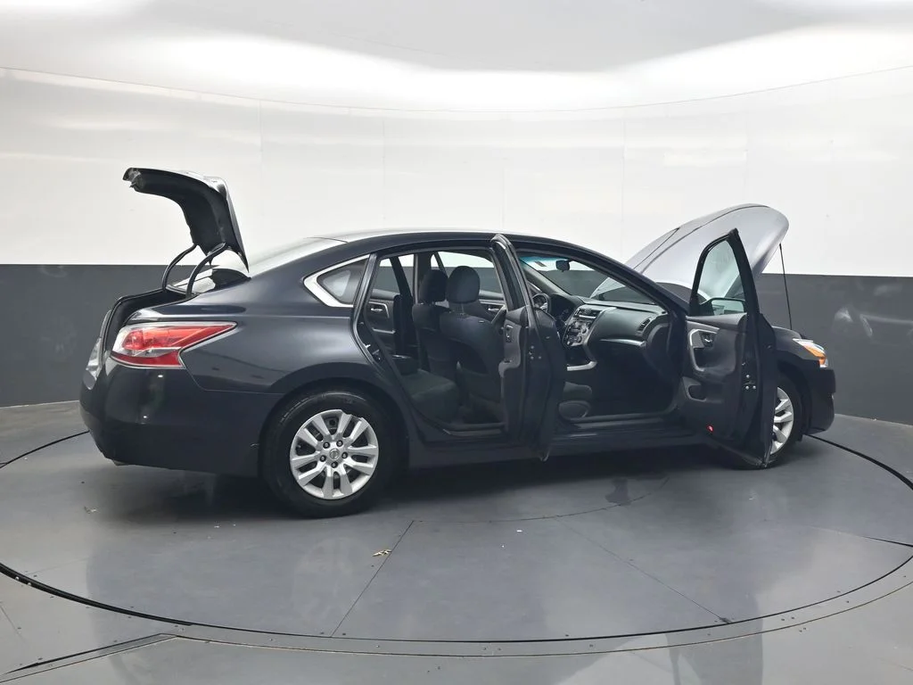 Used 2015 Storm Nissan 2.5 S image 36