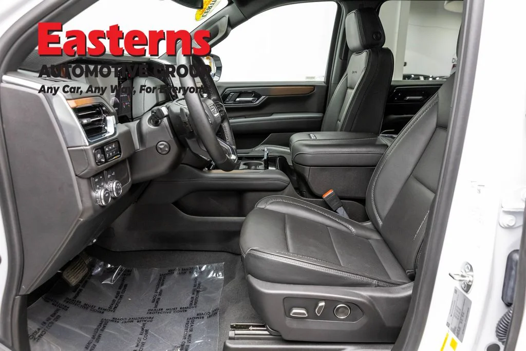 Used 2025 White GMC Denali image 14