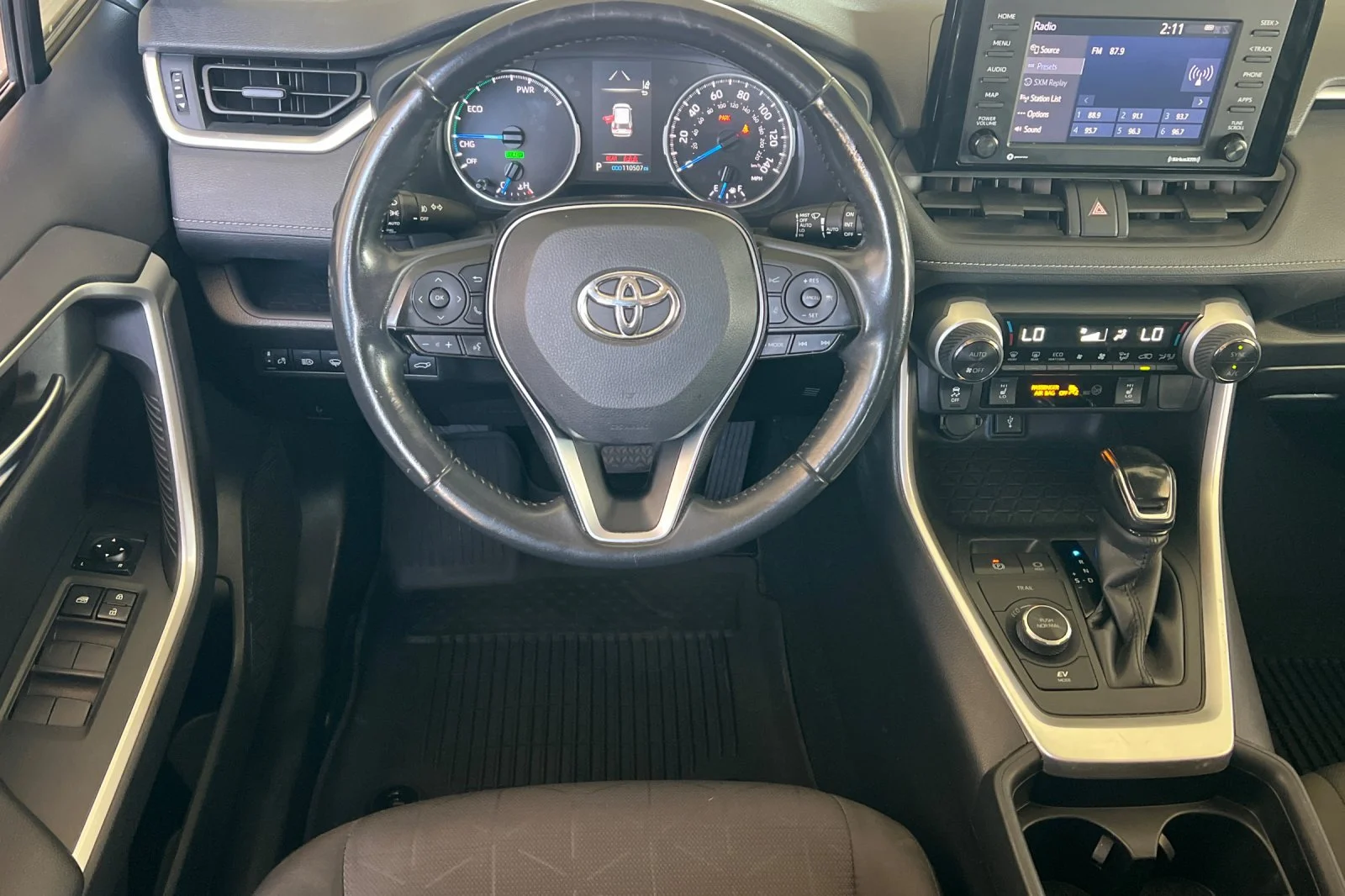 Used 2021 Silver Toyota XLE image 14
