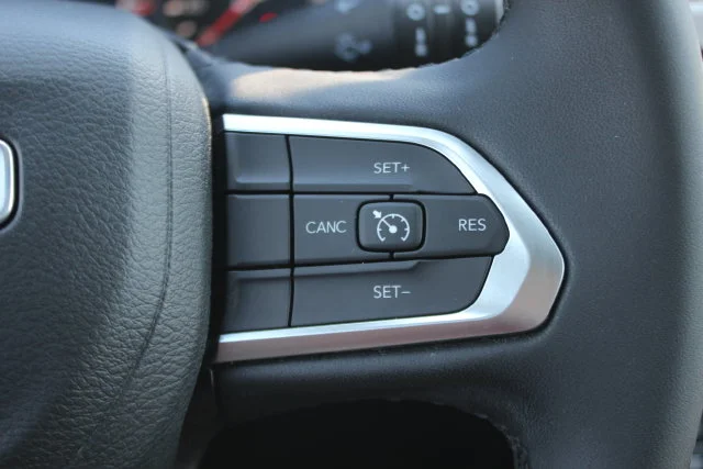 Used 2024 White Jeep Latitude image 14