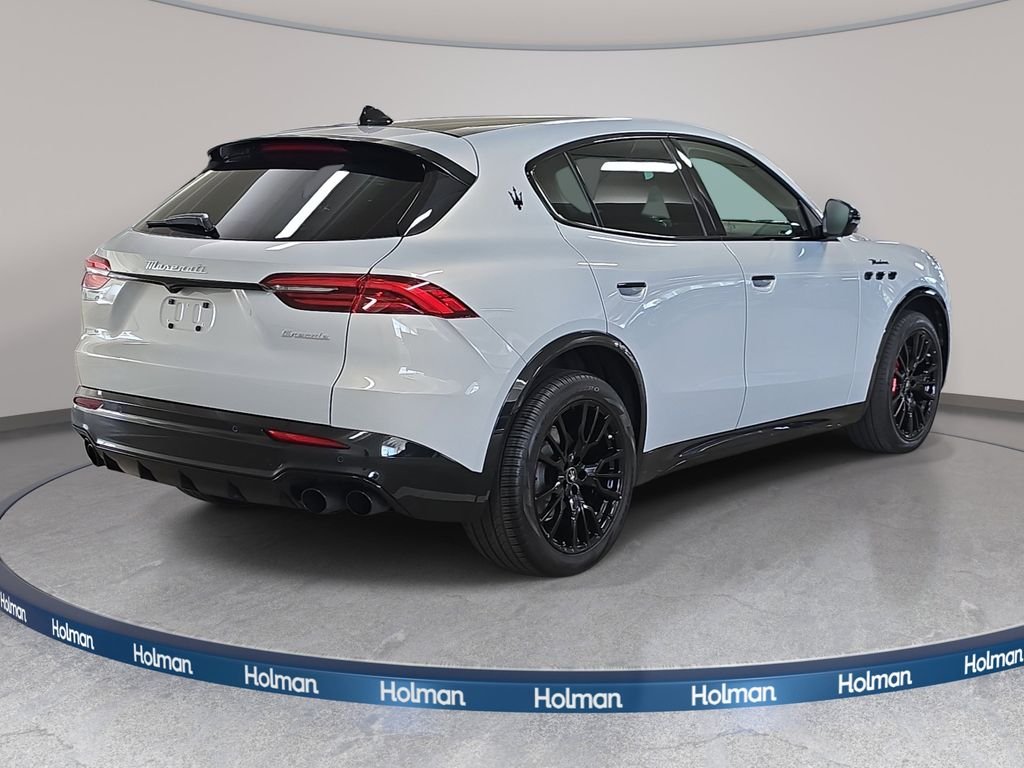 Used 2025 Bianco Maserati Modena image 7