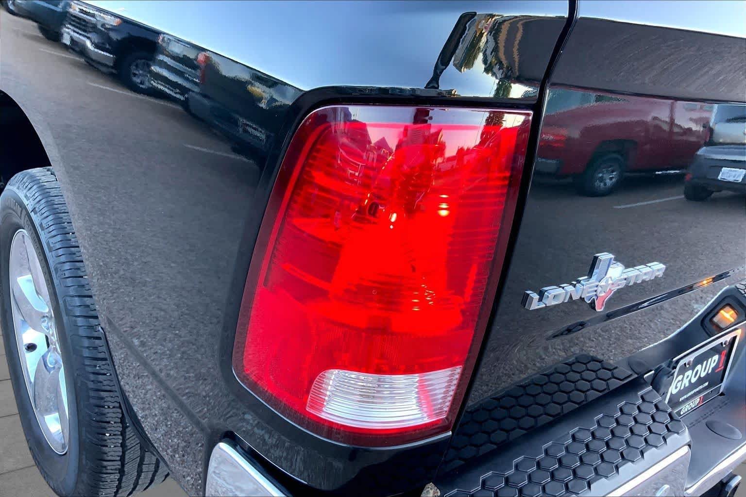Used 2017 Black Forest Green Pearlcoat Ram Lone Star image 29