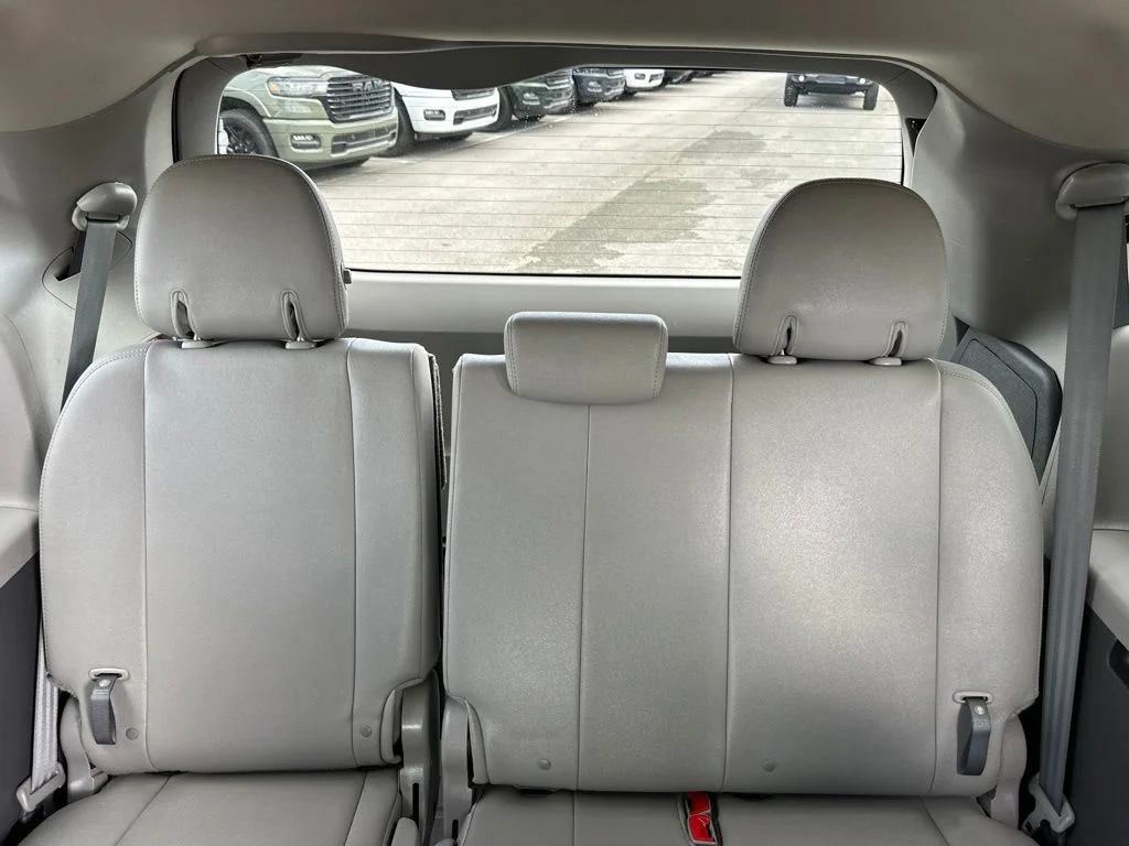 Used 2017 White Toyota XLE image 16