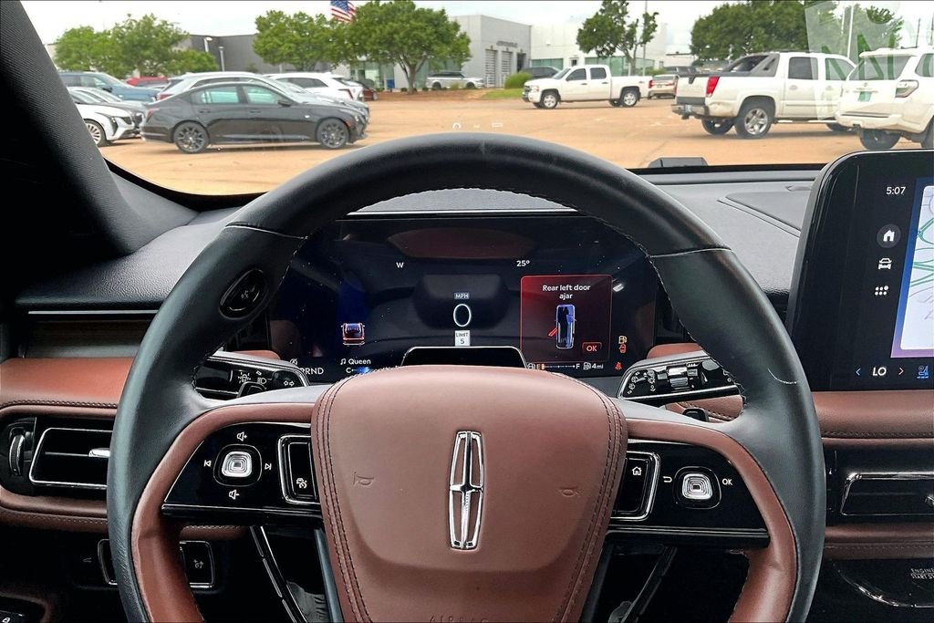 Used 2025 Red Lincoln Reserve image 22