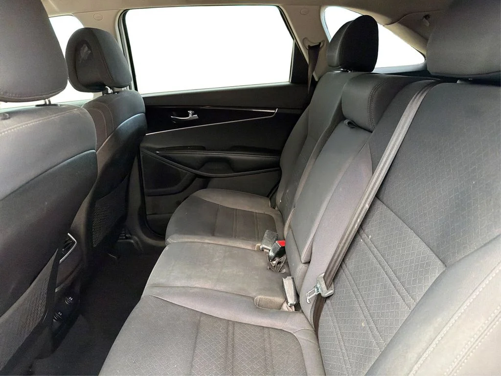 Used 2016 Snow White Pearl Kia LX image 11