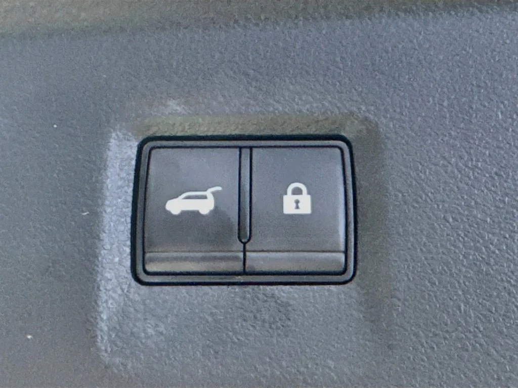 Certified Used 2024 Silver INFINITI LUXE image 36