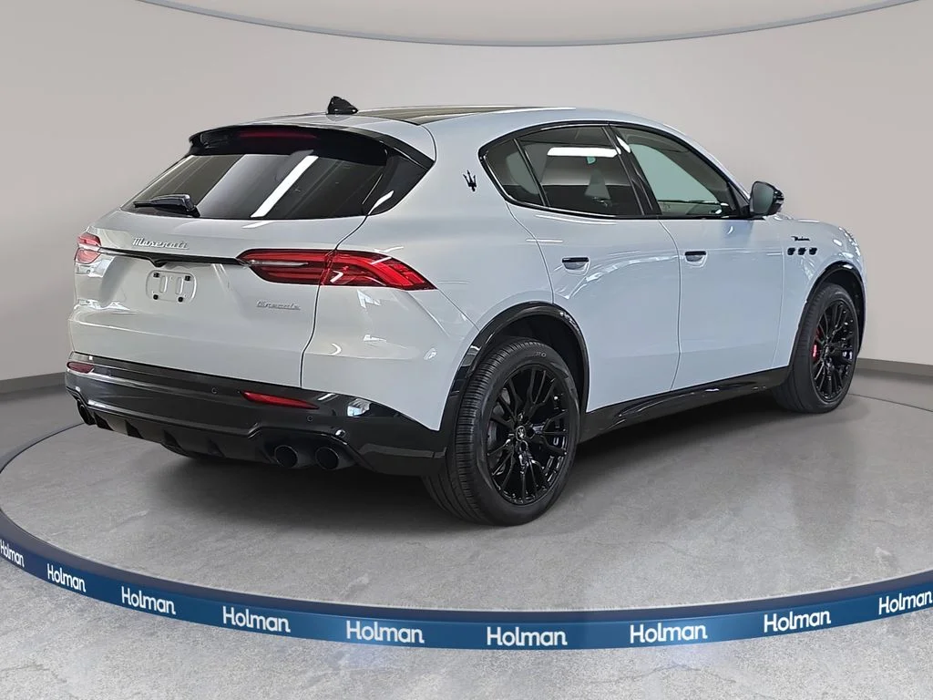 Used 2025 Bianco Maserati Modena image 7