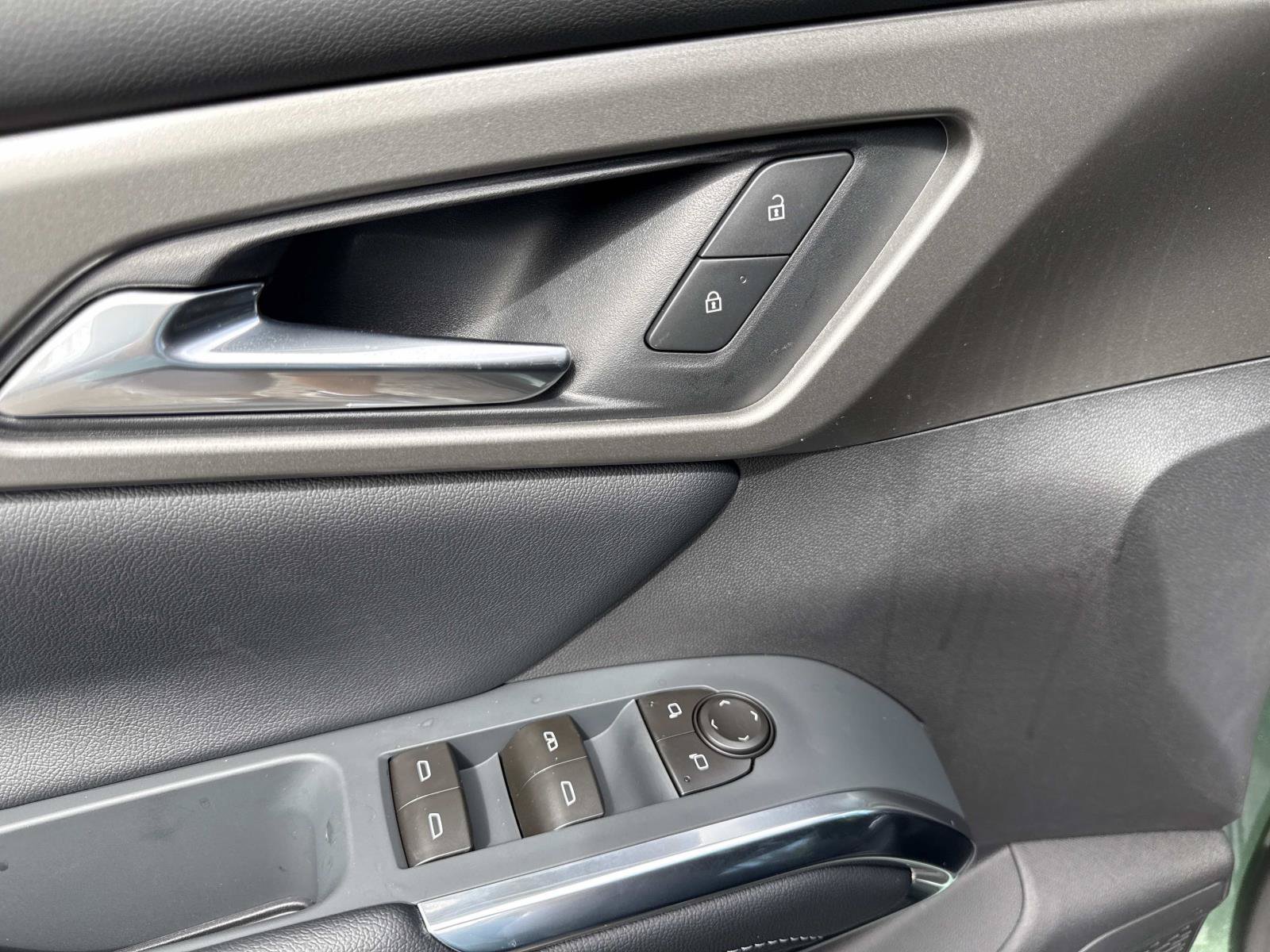 2027 Chevrolet Traverse LT - Photo 19
