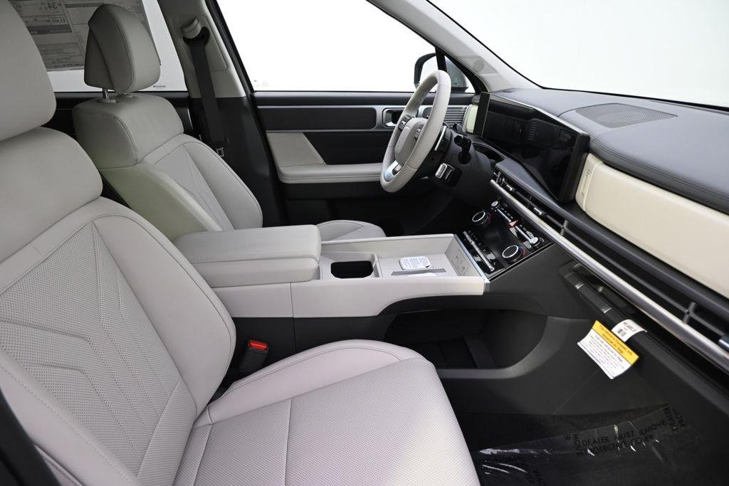 New 2026 Shimmering Silver Hyundai SEL image 16