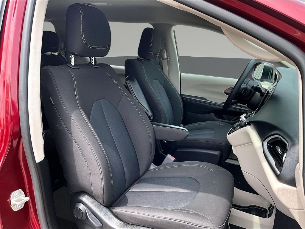 Used 2023 Red Chrysler LX image 33