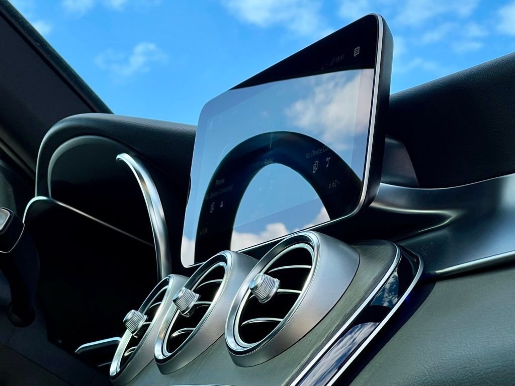 Certified Used 2022  Mercedes-Benz GLC 300 image 15