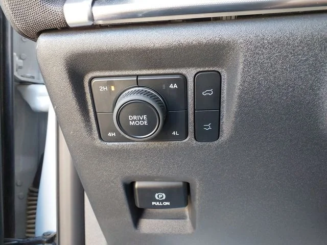 Used 2025  Ford Platinum image 20