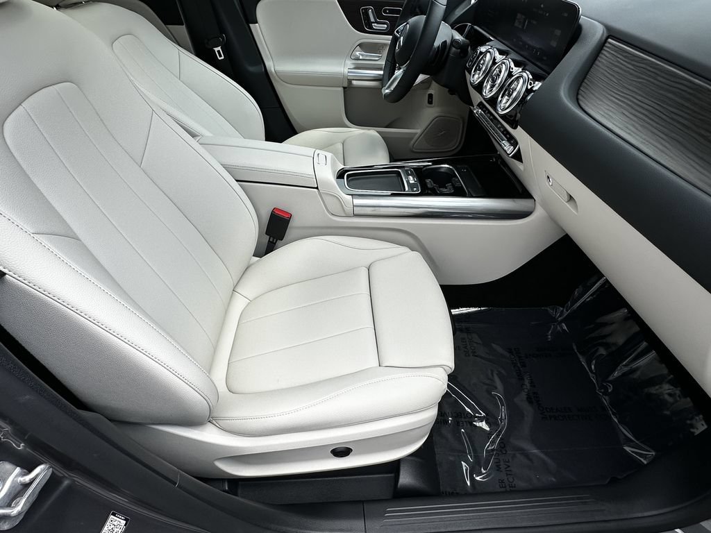 New 2026 Mountain Grey Metallic Mercedes-Benz GLA 250 image 52
