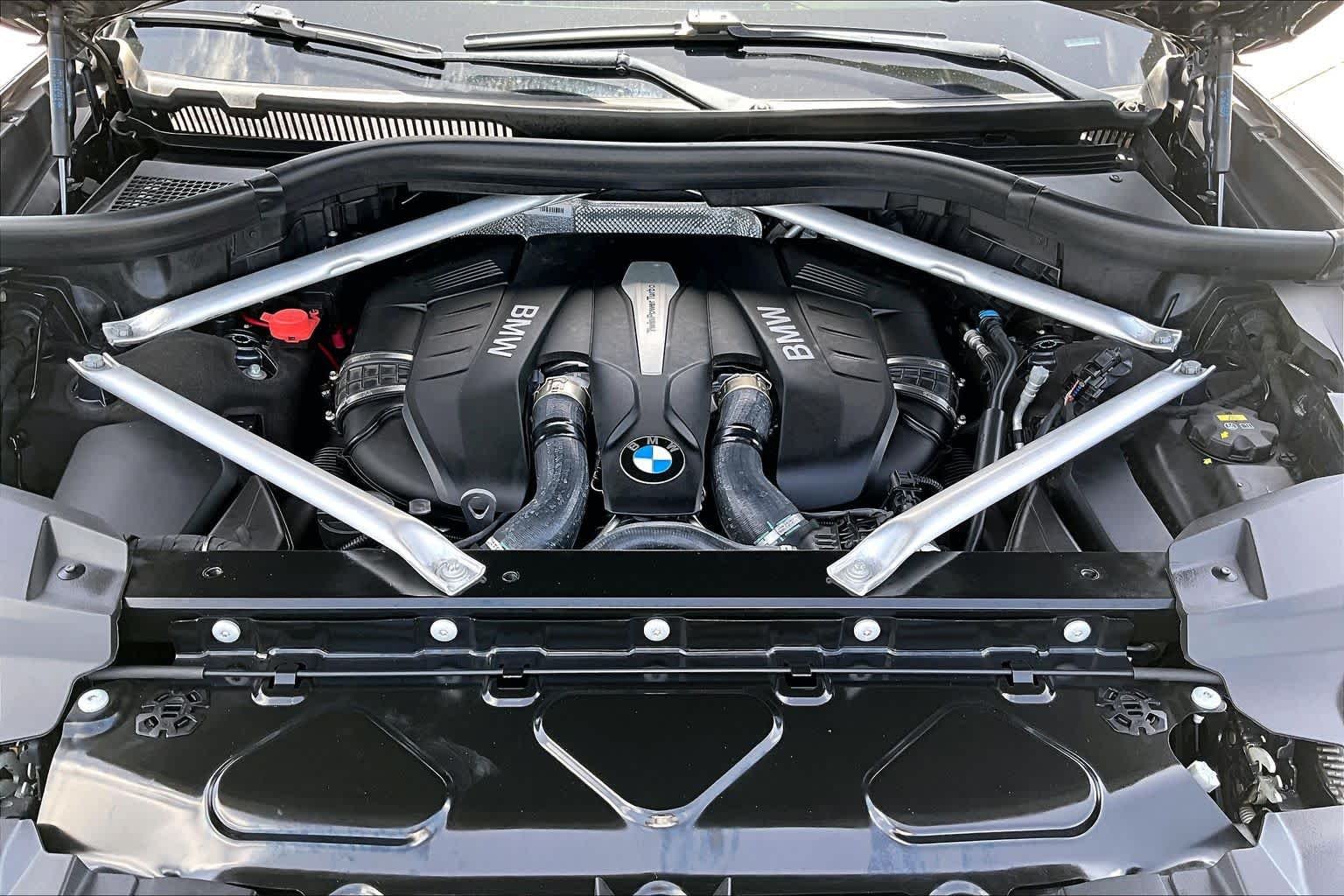 Used 2019 Arctic Gray Metallic BMW xDrive50i image 30