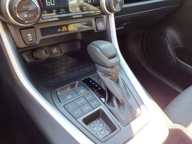 Used 2025 White Toyota XLE image 7