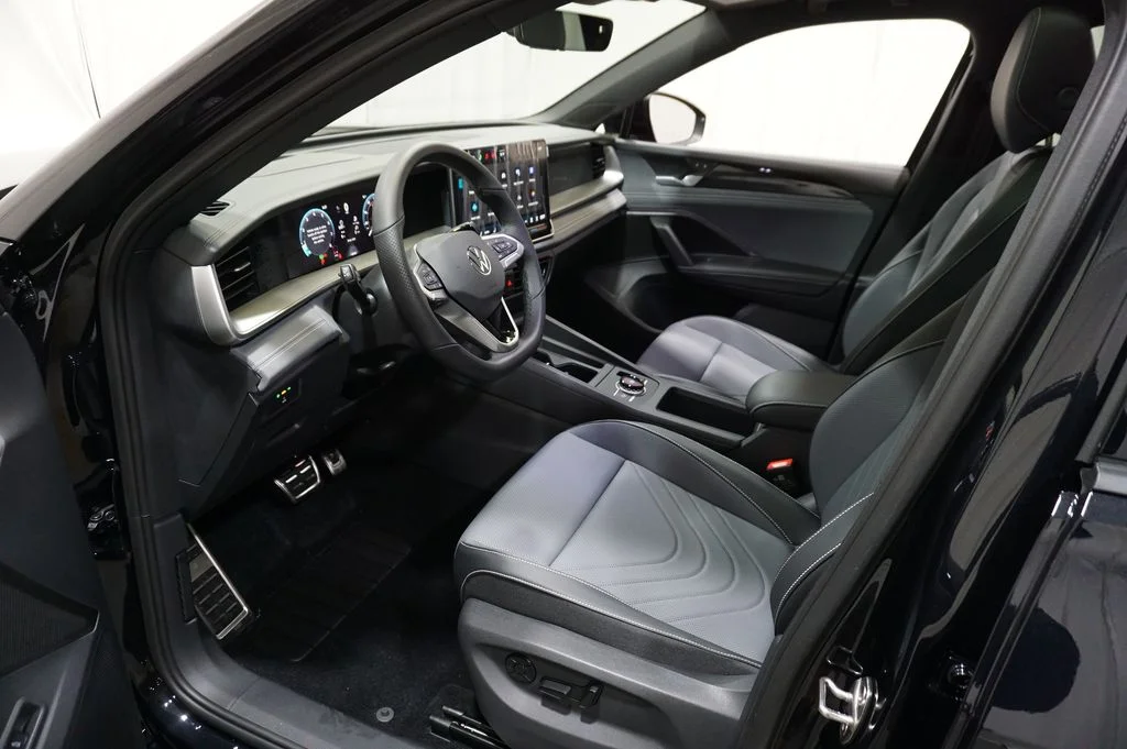 New 2026 Black Volkswagen 2.0T SE R-Line Black image 9